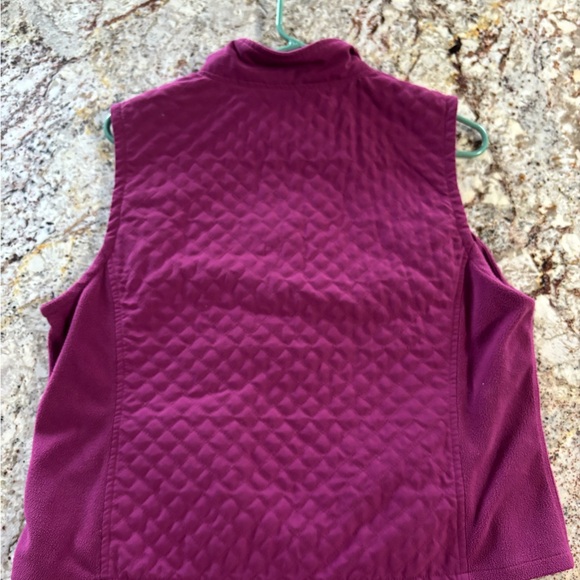 Columbia Women's Purple Vest - Picture 2 of 4